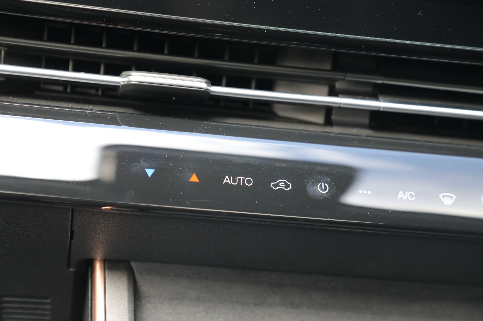 Large vehicle image